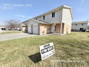 Building Photo - 1292 Cardinal Crescent