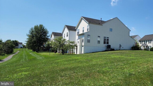 Foto del edificio - 16056 Sheringham Way
