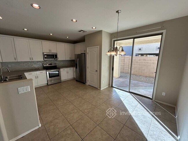 Foto del edificio - 6421 W Barbara Ave