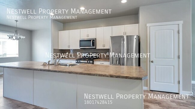 Building Photo - Incredible 4-bed Three-Story Townhome in S...