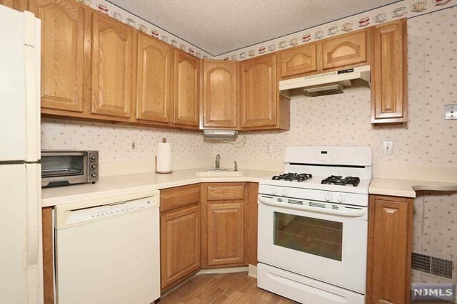 Building Photo - 1127 Hyde Park Ct