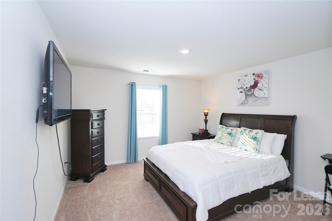 Foto del edificio - 6008 Lowe Ln