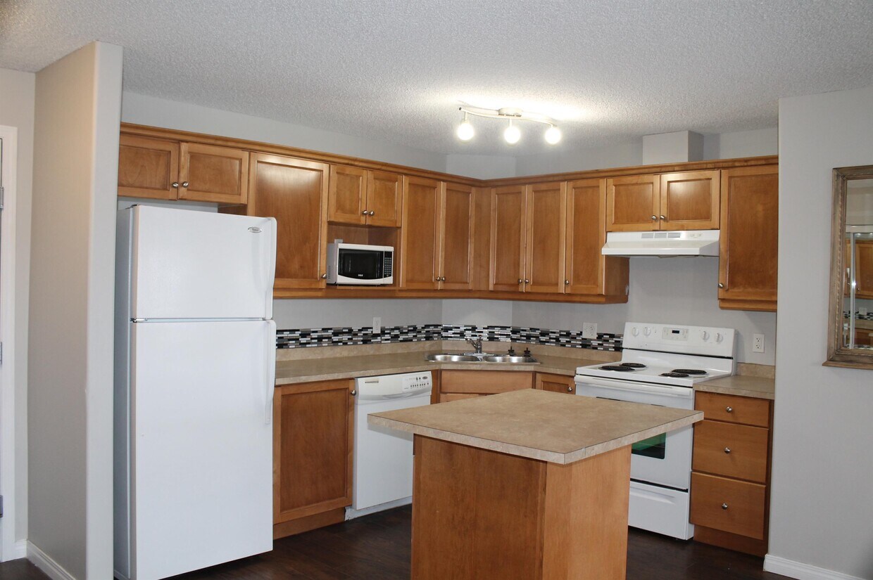 Primary Photo - 9357 Simpson Dr NW