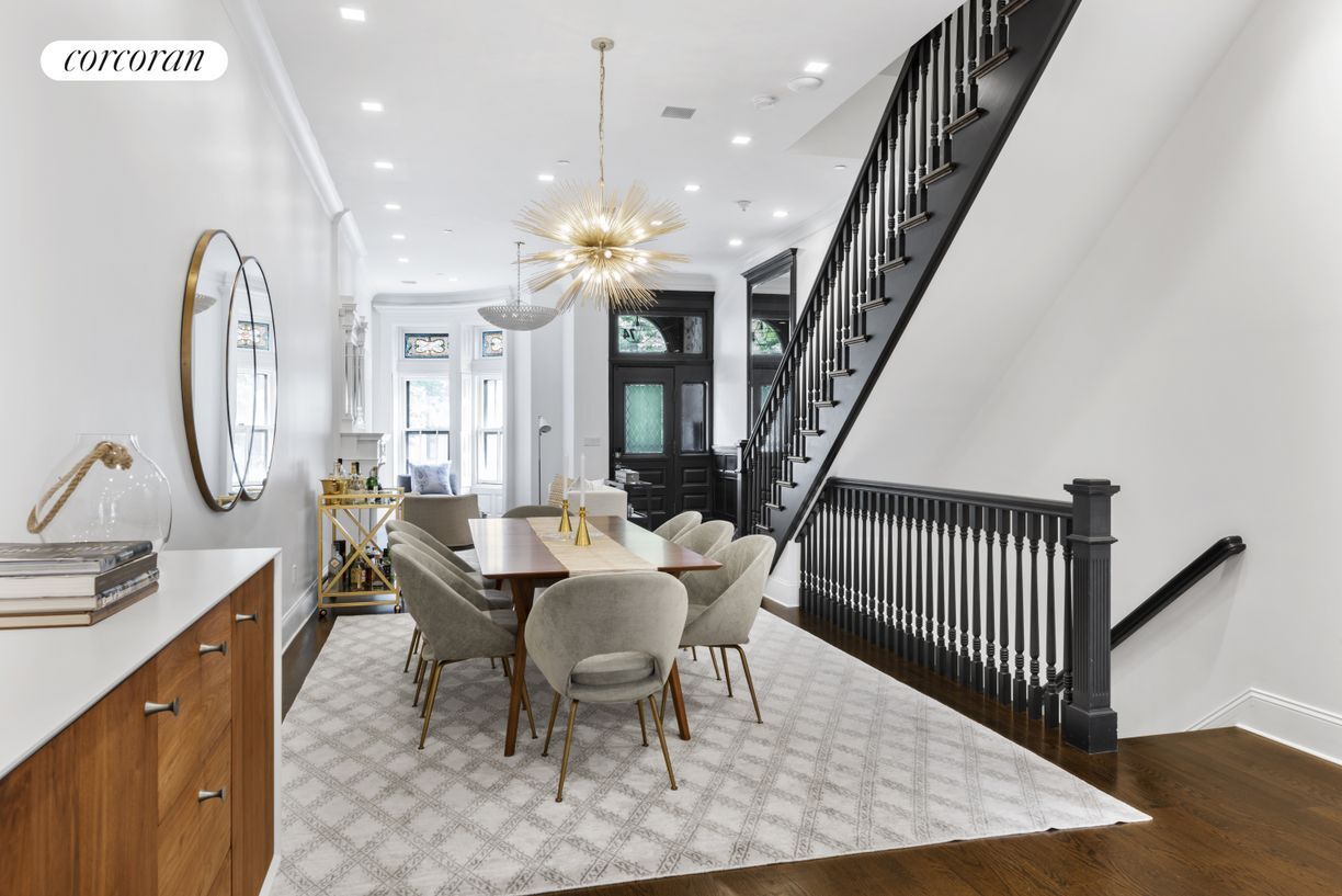 Foto principal - 74 W 82nd St