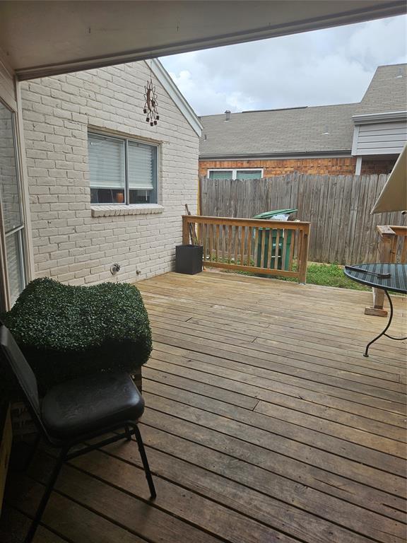 Building Photo - 11555 Bellspring Dr