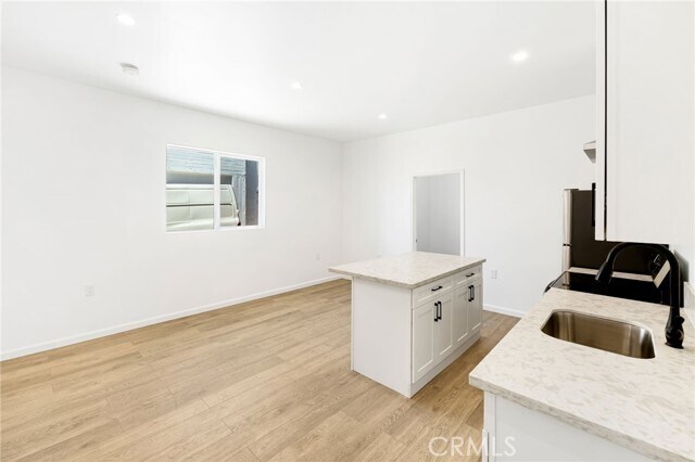 Foto del edificio - 1375 N Mentor Ave