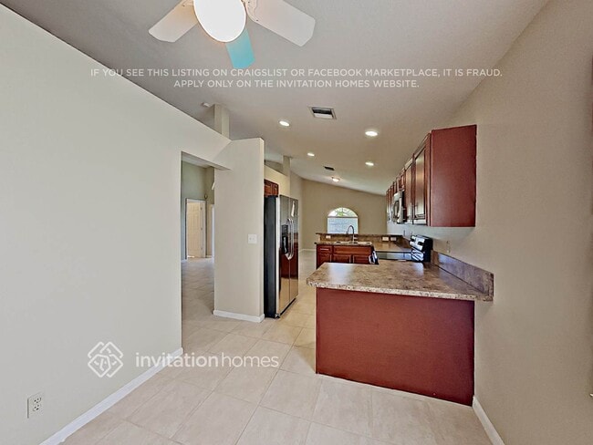 Foto del edificio - 1737 Barnstable Rd