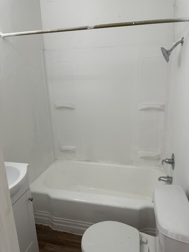 Foto del edificio - 1106 S High School St