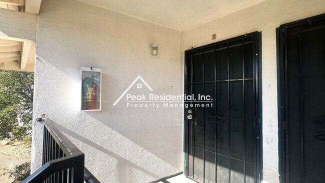 Foto del edificio - Northcrest6027