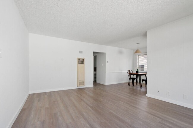 Foto del edificio - 11615 Darlington Ave