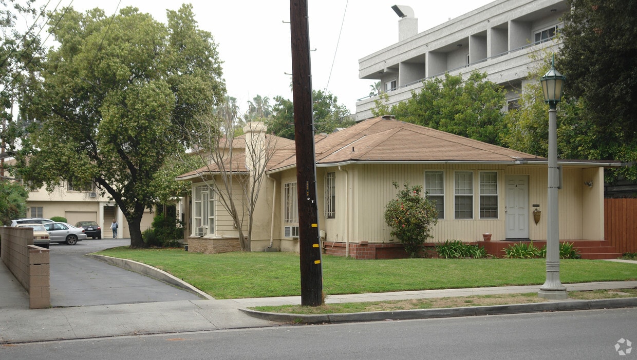 Primary Photo - 161 Oak Knoll Ave