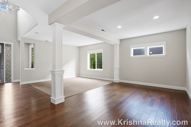 Foto del edificio - Gorgeous 5 BD* 2.5 BA* Single Family Home ...