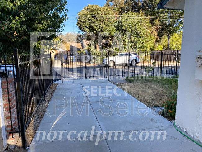 Building Photo - 4042 43rd St