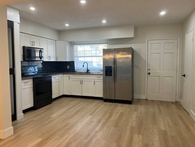 Photo - 10042 N 52nd St Townhome