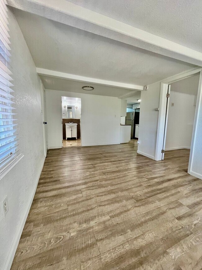 Foto del edificio - 3175-3175 Cedar St