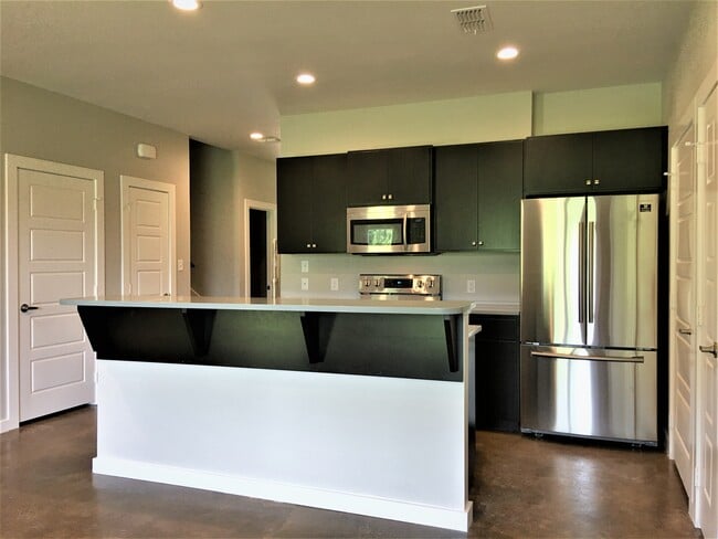 Kitchen - 10648 Brothers Ln