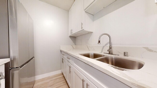 Foto del edificio - 1900 Rockefeller Ln