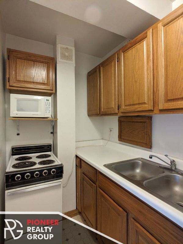 Building Photo - 4180 N Marine Dr