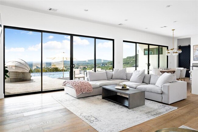 Foto del edificio - 9400 Ranchland Hills Blvd