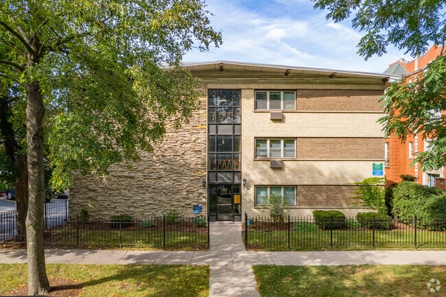 Building Photo - 421 S Harvey Ave