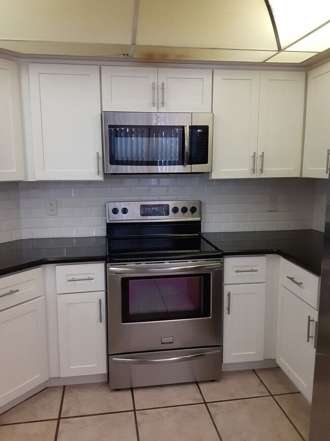 Foto del edificio - Split Floor Plan POOL HOME