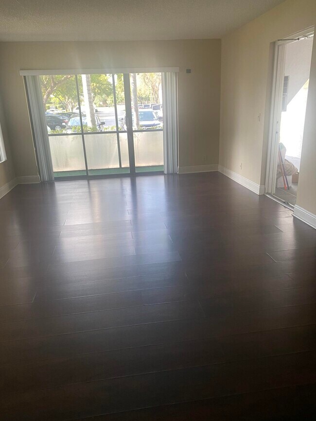 Foto del edificio - 1010 Green Pine Blvd