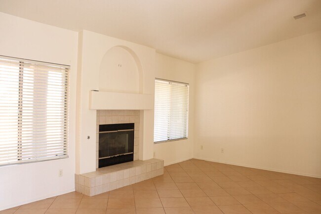 Foto del edificio - Canyon De Flores Home