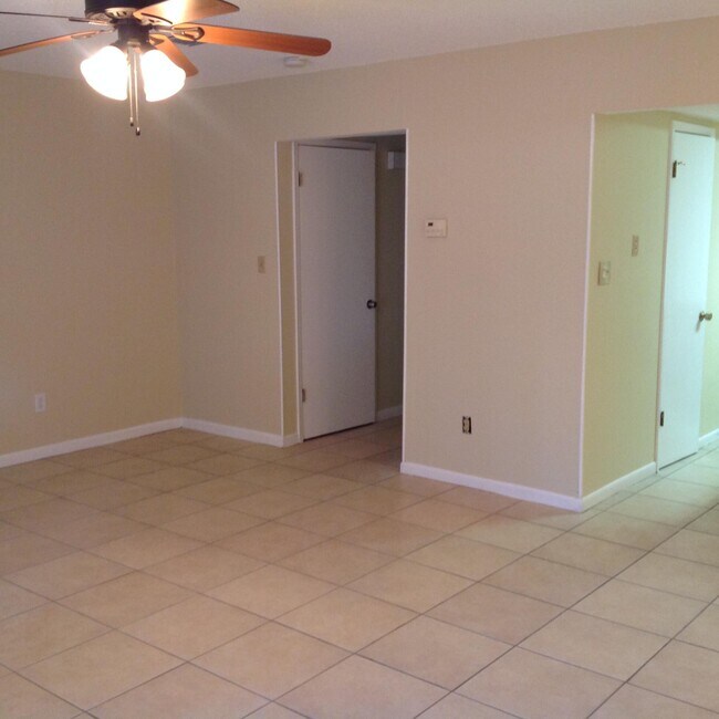 Foto del edificio - 132 Nebraska Ave NE