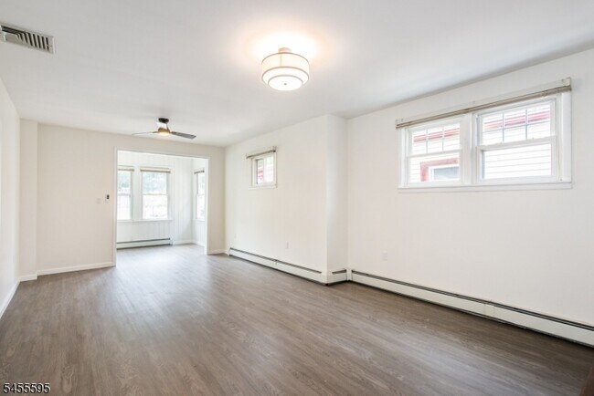 Building Photo - 58 Stanley Rd