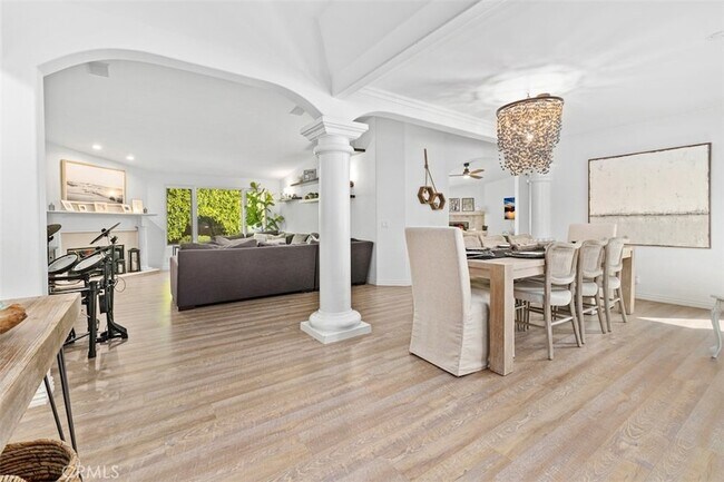 Foto del edificio - 600 Cliff Dr