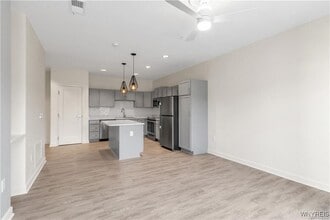 Building Photo - 5712 Main St