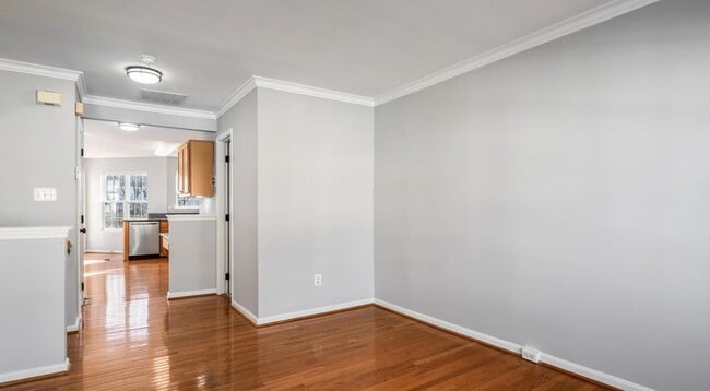 Building Photo - 45461 Bluemont Junction Sq