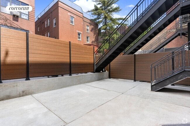 Building Photo - 403 Linden St