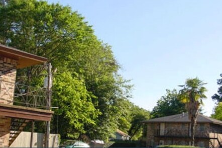 Foto del edificio - Country Club Apartments