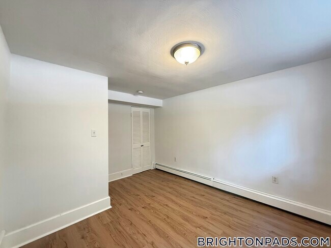 Building Photo - 63 Selkirk Rd