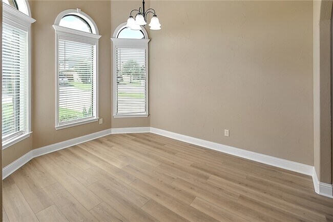 Foto del edificio - 4253 Rock Bend Dr
