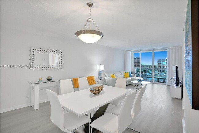 Building Photo - 3000 S Ocean Dr