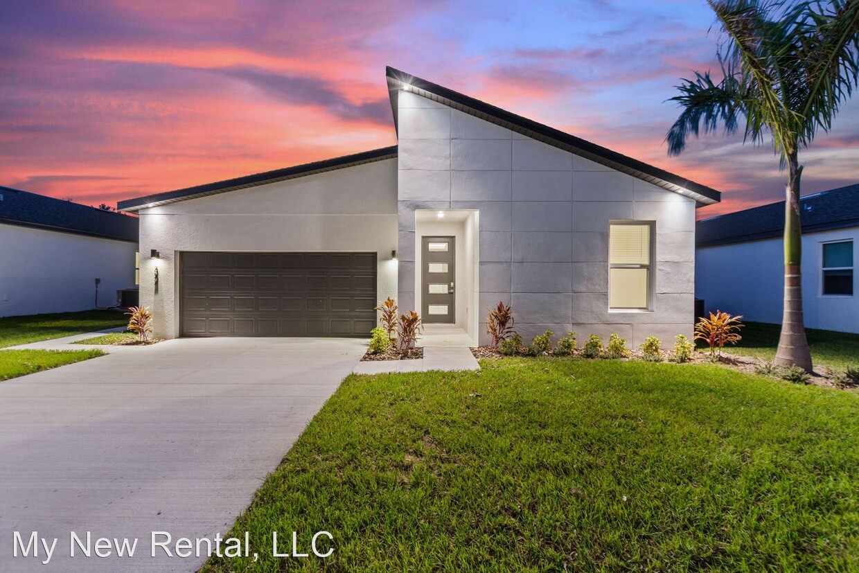 Primary Photo - 4 br, 2 bath House - 322 Royal Palm Way