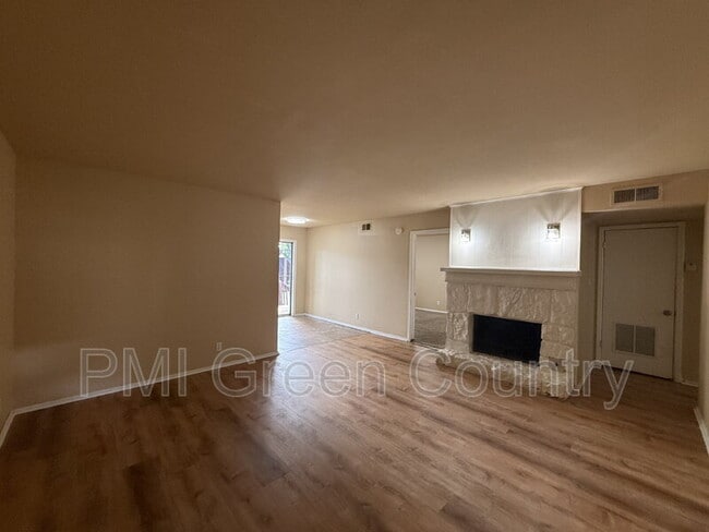 Building Photo - 4334 E 67th St