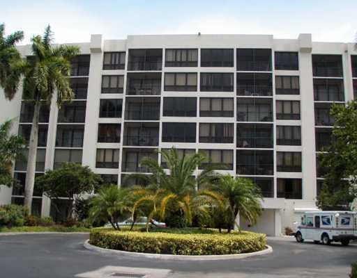 Building Photo - 5951 Wellesley Park Dr