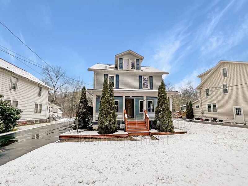 793 Park Ave, Lock Haven, PA 17745 House Rental in Lock Haven, PA