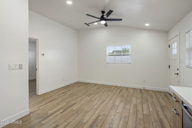 Foto del edificio - 220 N Drew St