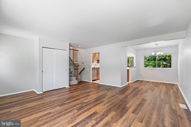 Building Photo - 6610 Bowie Dr
