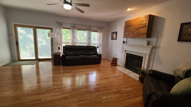 Foto del edificio - 12577 Garry Glen Dr