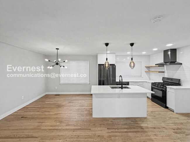 Building Photo - 3875 S Bannock St