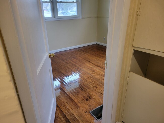 Dormitorio #1 - 2320 S 36th St