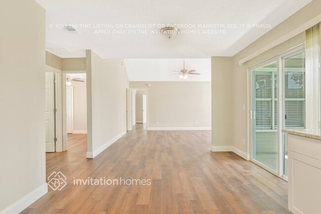 Building Photo - 3434 Coachlight Dr