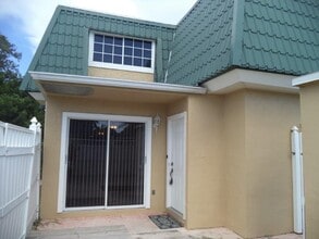 Building Photo - 5828 Harbour Club Rd
