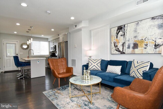 Foto del edificio - 4220 Fort Dupont Terrace SE