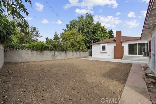 Foto del edificio - 15210 Cohasset St